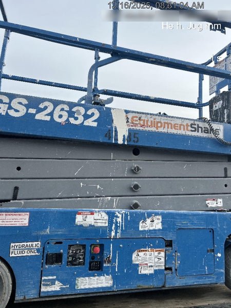 2019 Genie GS-2632 Folding rails with half height swing gate