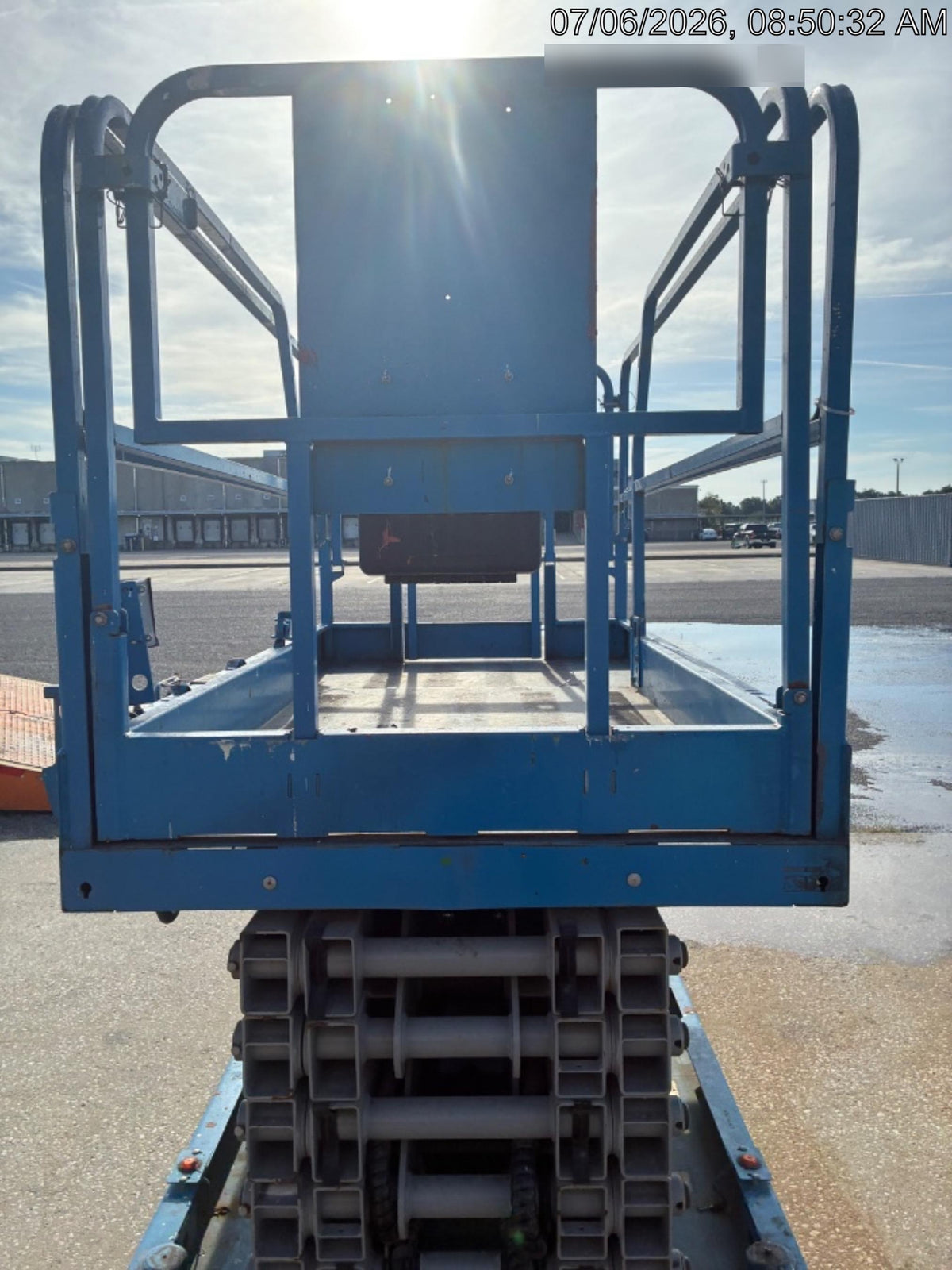 2019 Genie GS-4047 Folding rails with half height swing gate