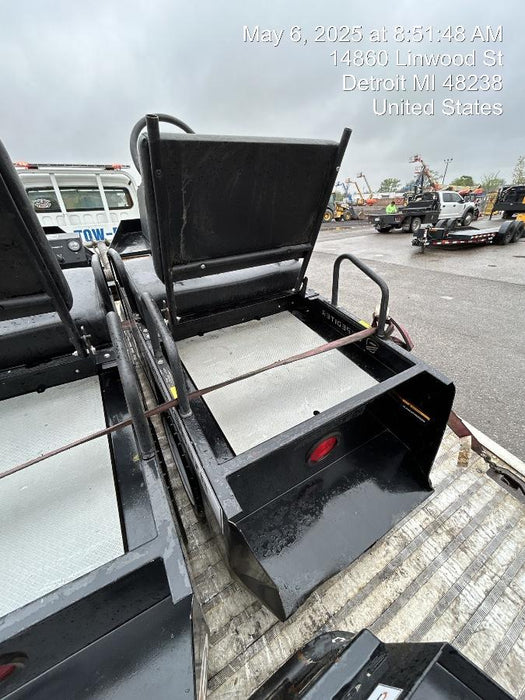 2021 Expeditor Expeditor 3 wheel Expeditor, Steering Wheel, Solid Non marketing tires, Ball Hitch, Front bumper, Painted Black