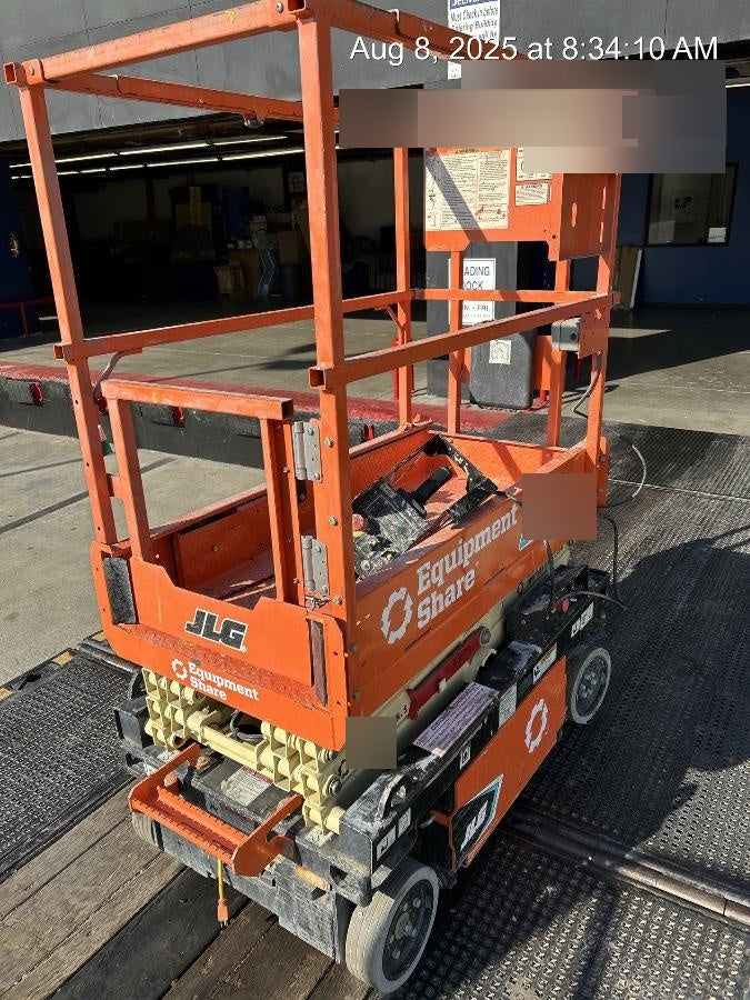 2022 JLG ES1330L