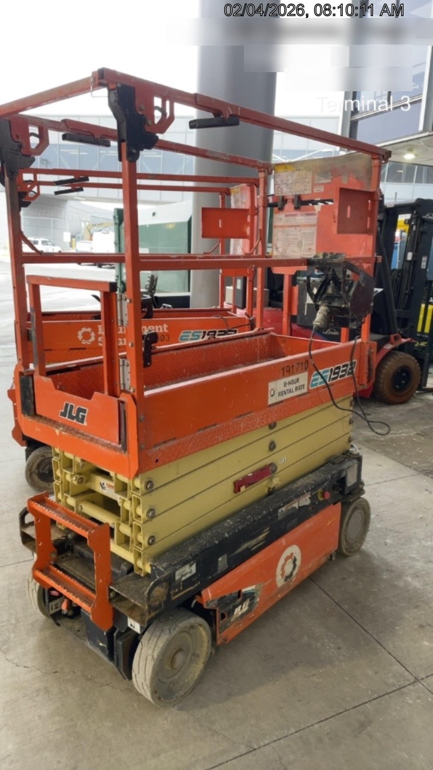 2021 JLG ES1932