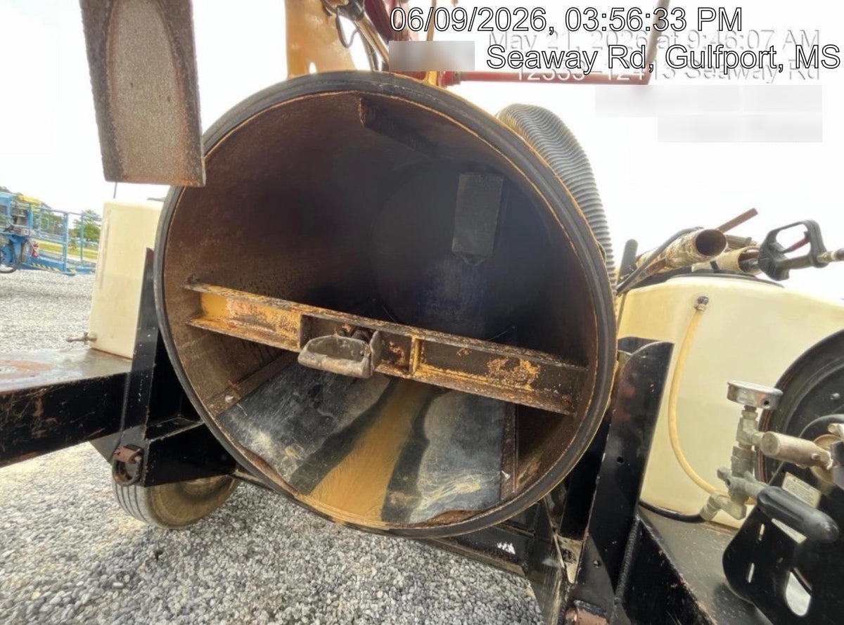 2021 Vac-Tron LP573XDT T4 Koehler Diesel Engine, 500 Gallon Debris Tank, x2 100 Gallon Water Tanks