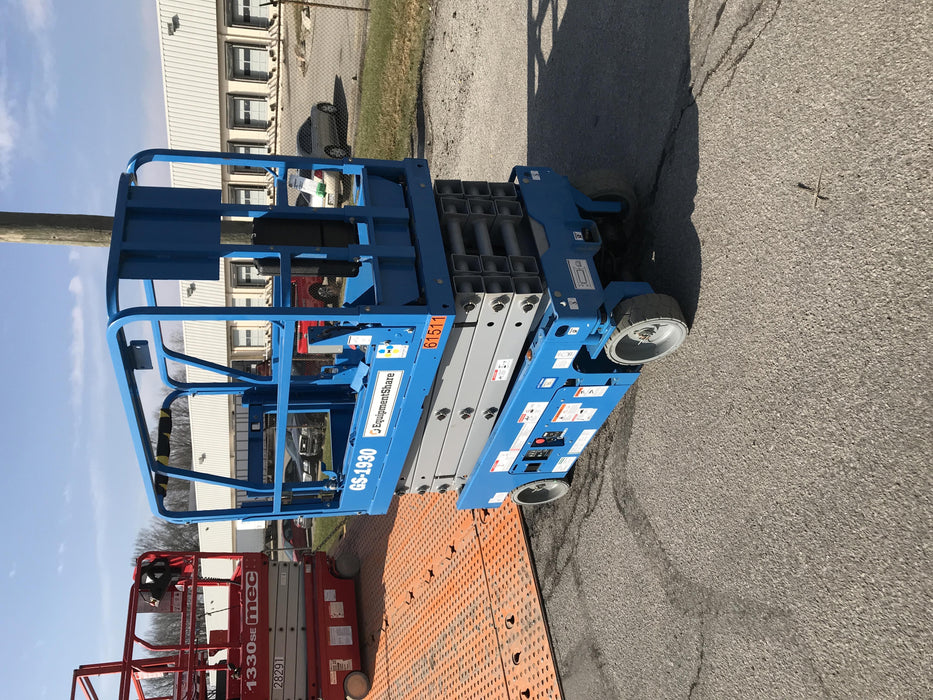 2020 Genie GS-1930 Solid Non Marking Tires, Beacon, Folding rails with half height swing gate