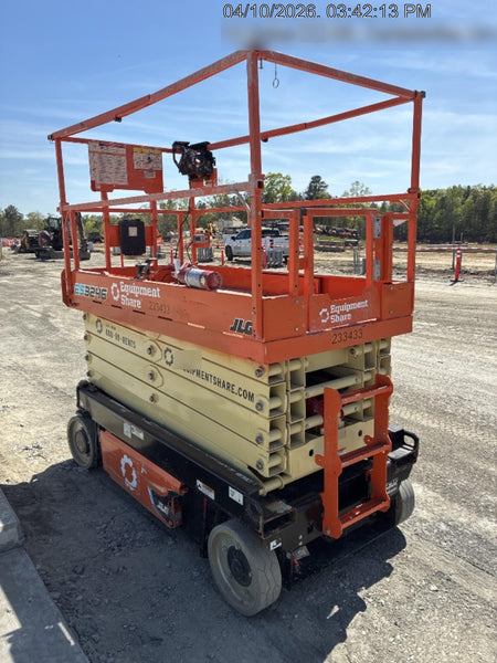 2022 JLG ES3246