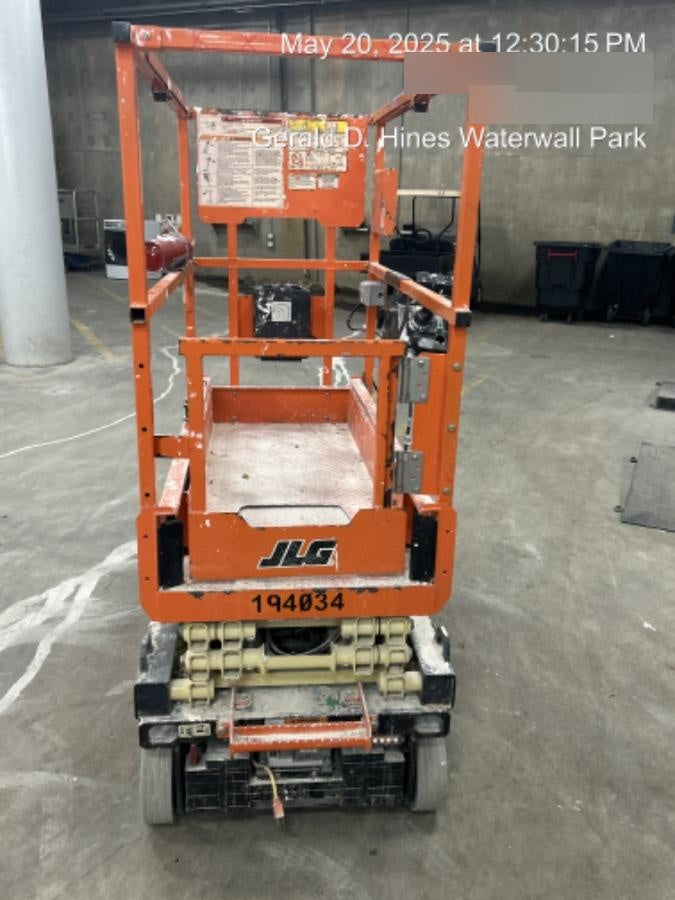 2021 JLG ES1330L