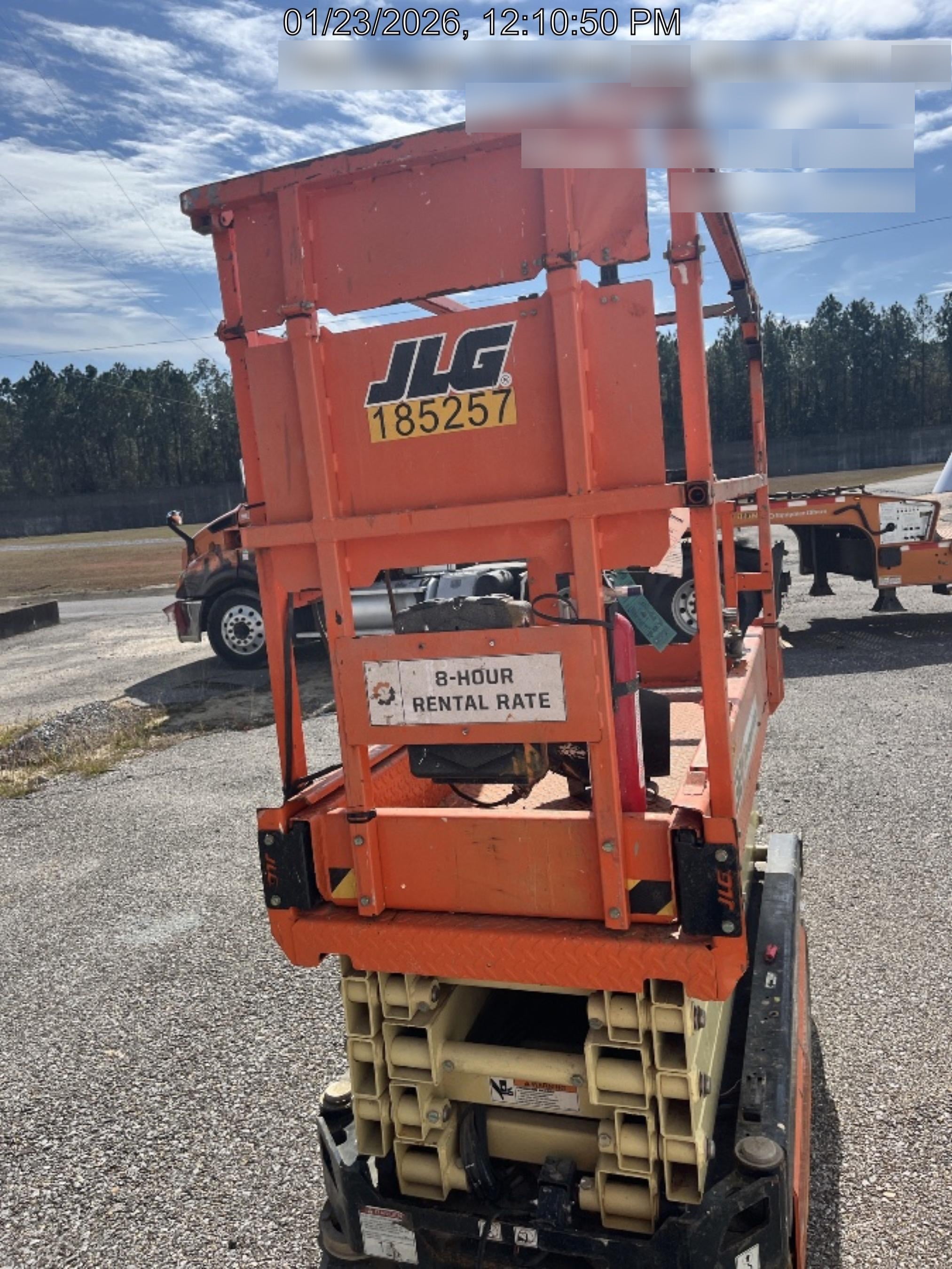 2021 JLG ES1932
