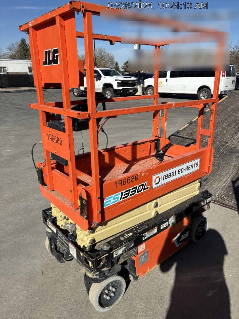 2021 JLG ES1330L