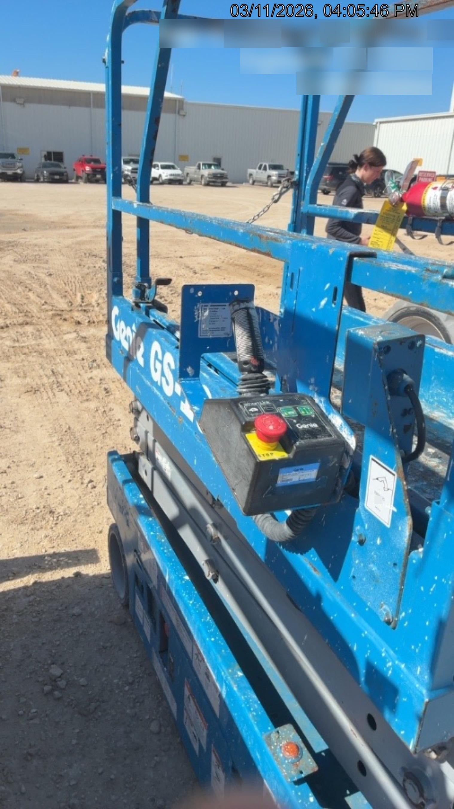 2017 Genie GS-1930 Genie GS-1930 Lift w/Fixed Rail and Chain Entry
