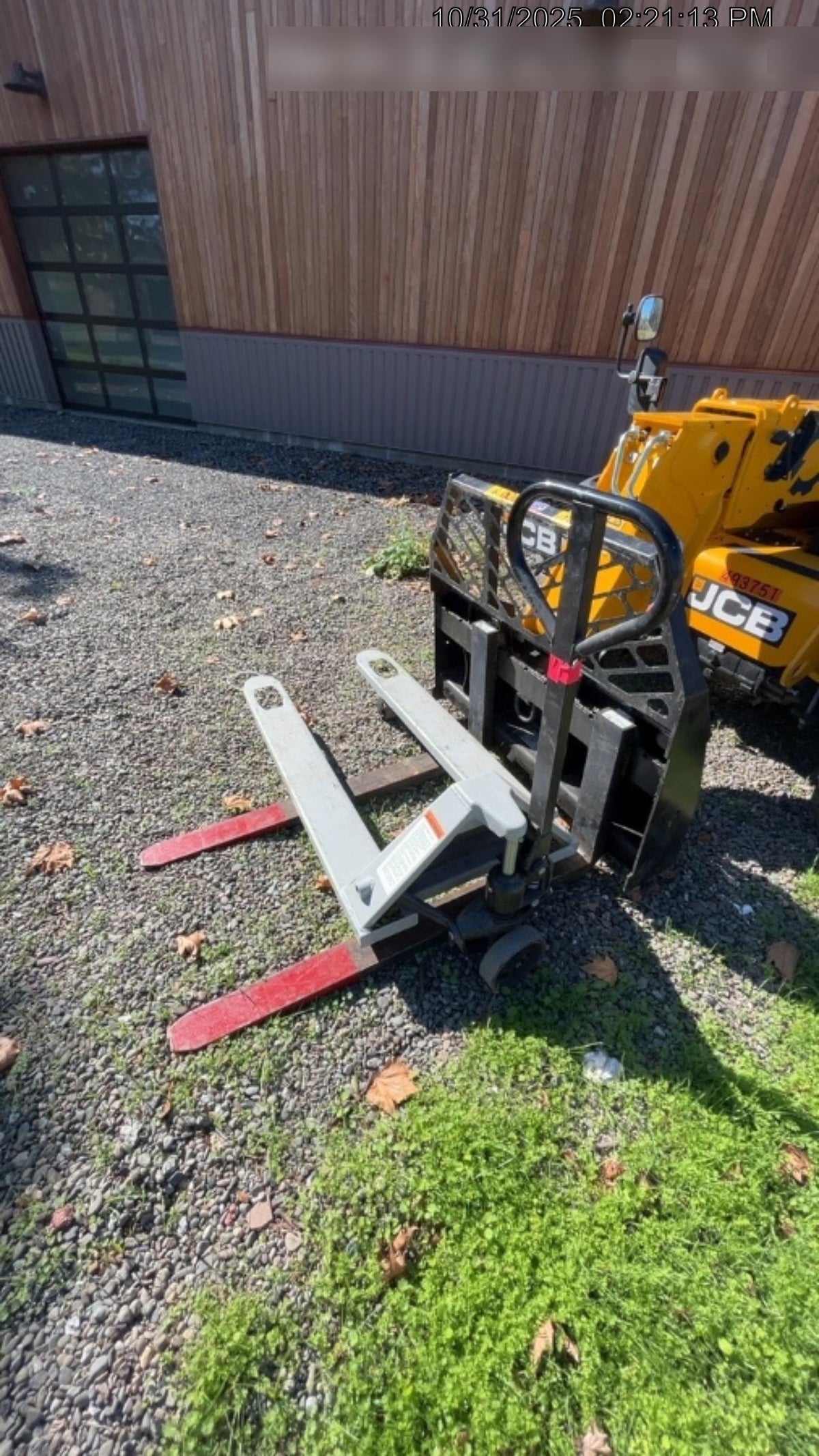 2024 NORTHERN TOOL 4,400 Lb Pallet Jack