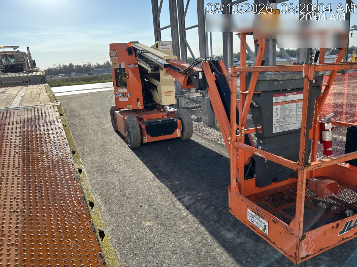 2019 JLG E300AJP