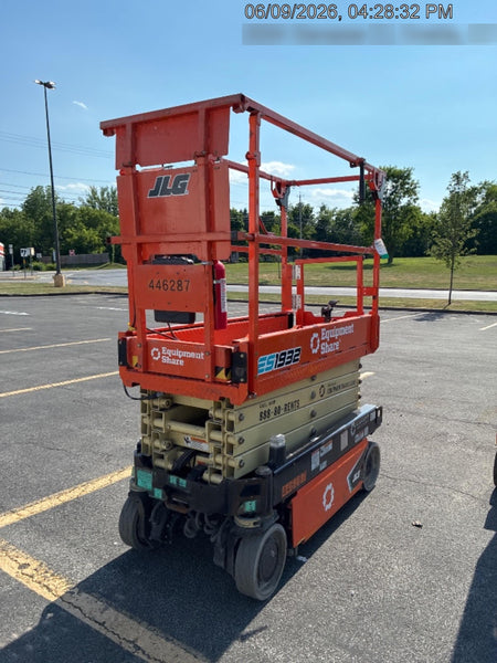 2024 JLG ES1932