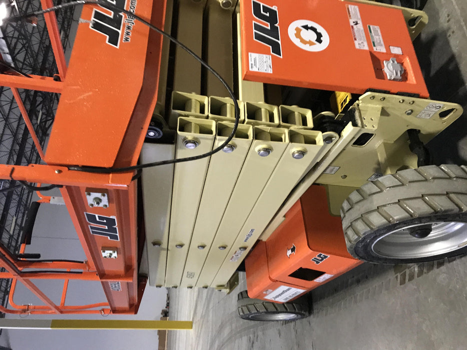 2019 JLG 4069LE Solid Non Marking Tires, Rotating Beacon