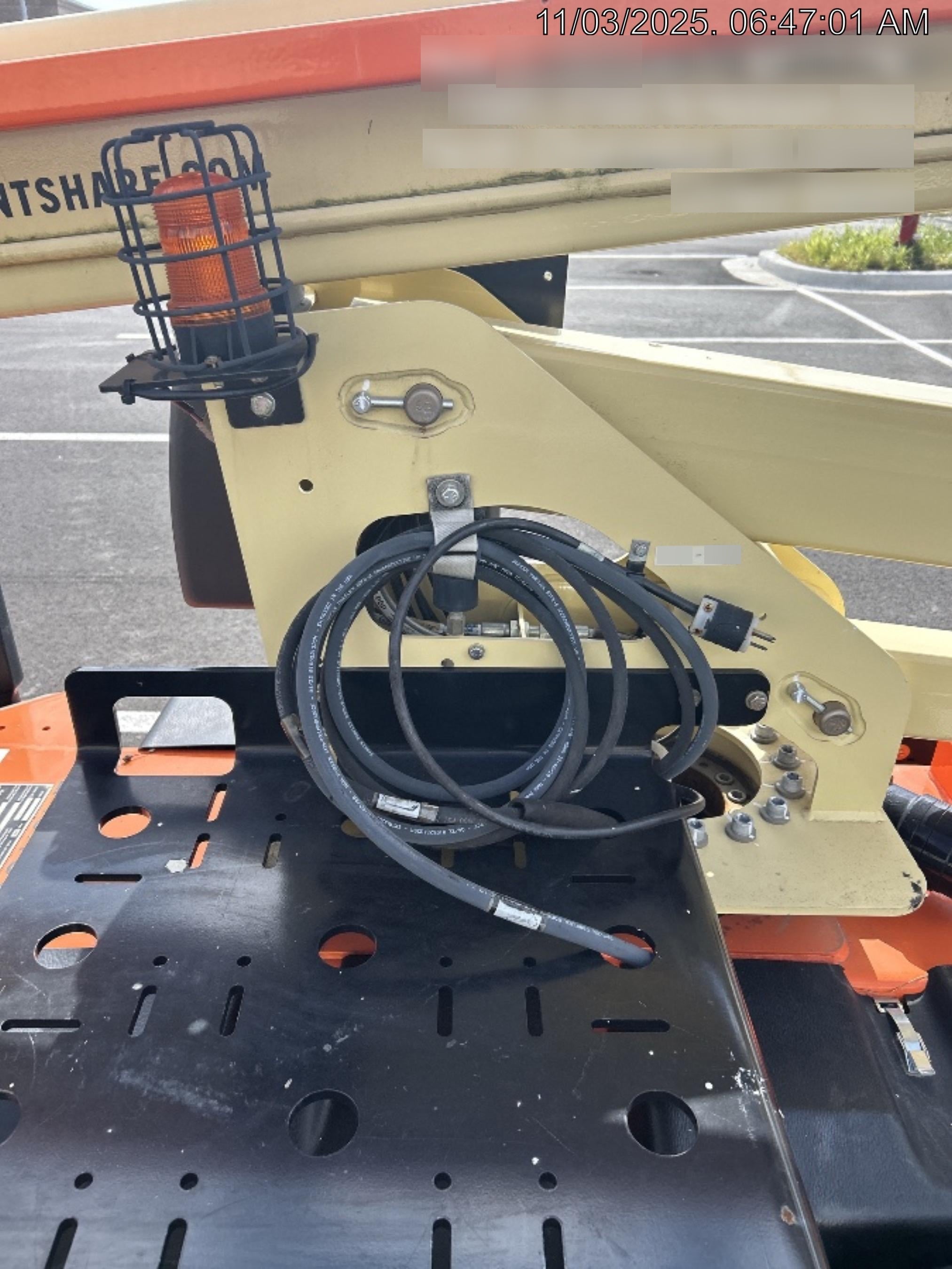 2023 JLG T350