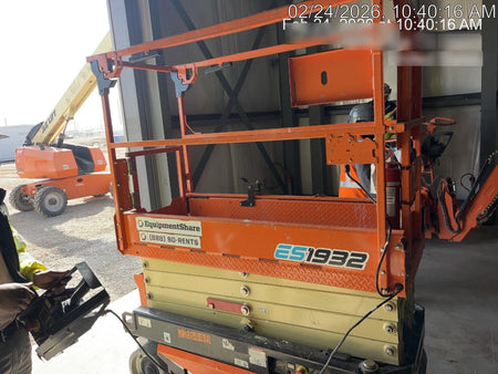 2022 JLG ES1932