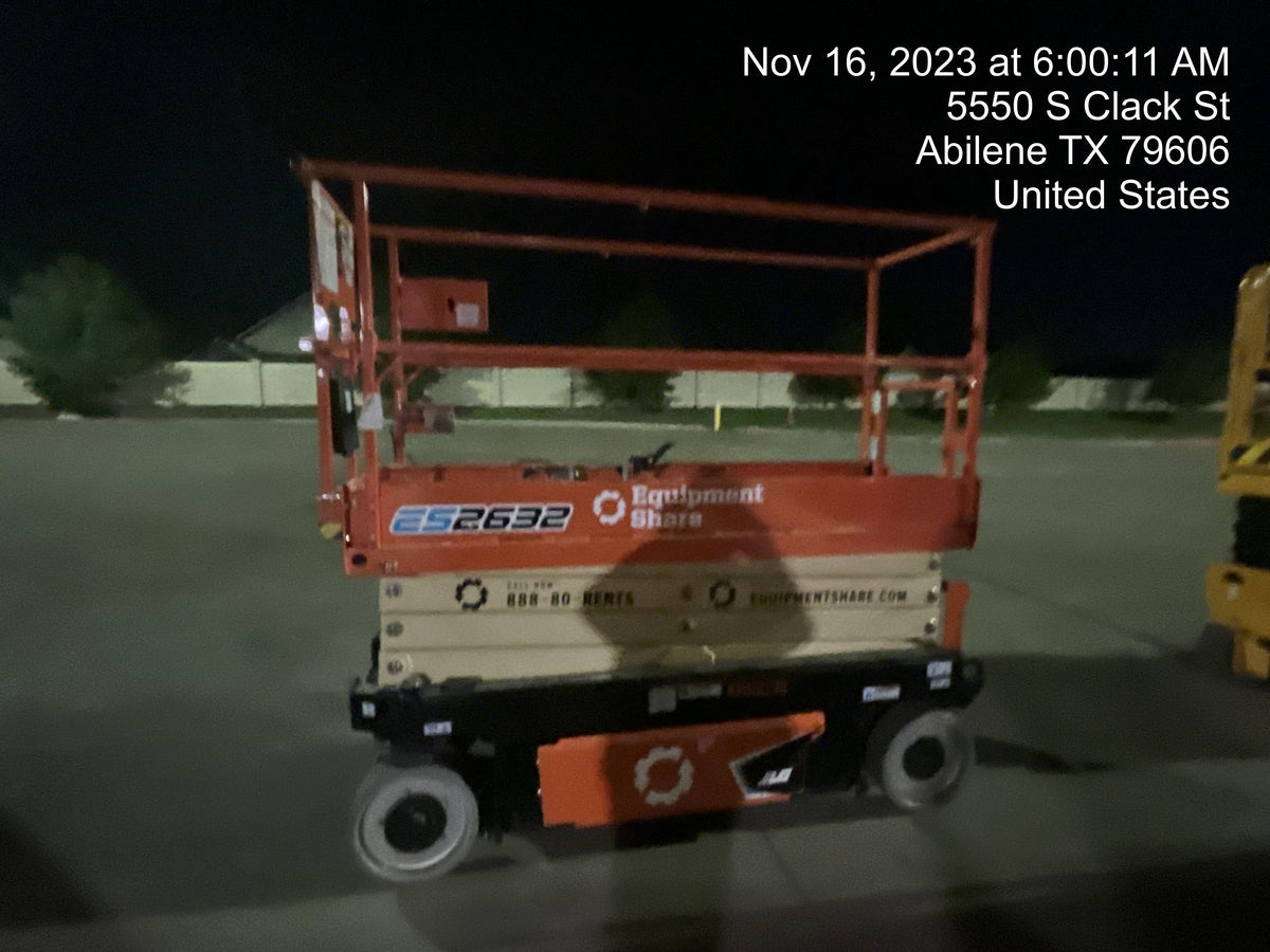 2023 JLG ES2632