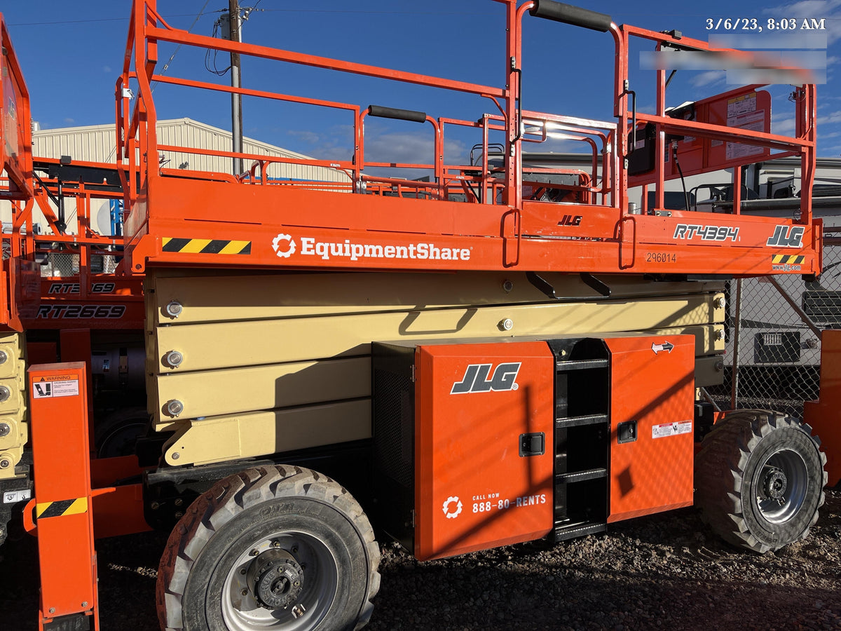 2023 JLG RT4394