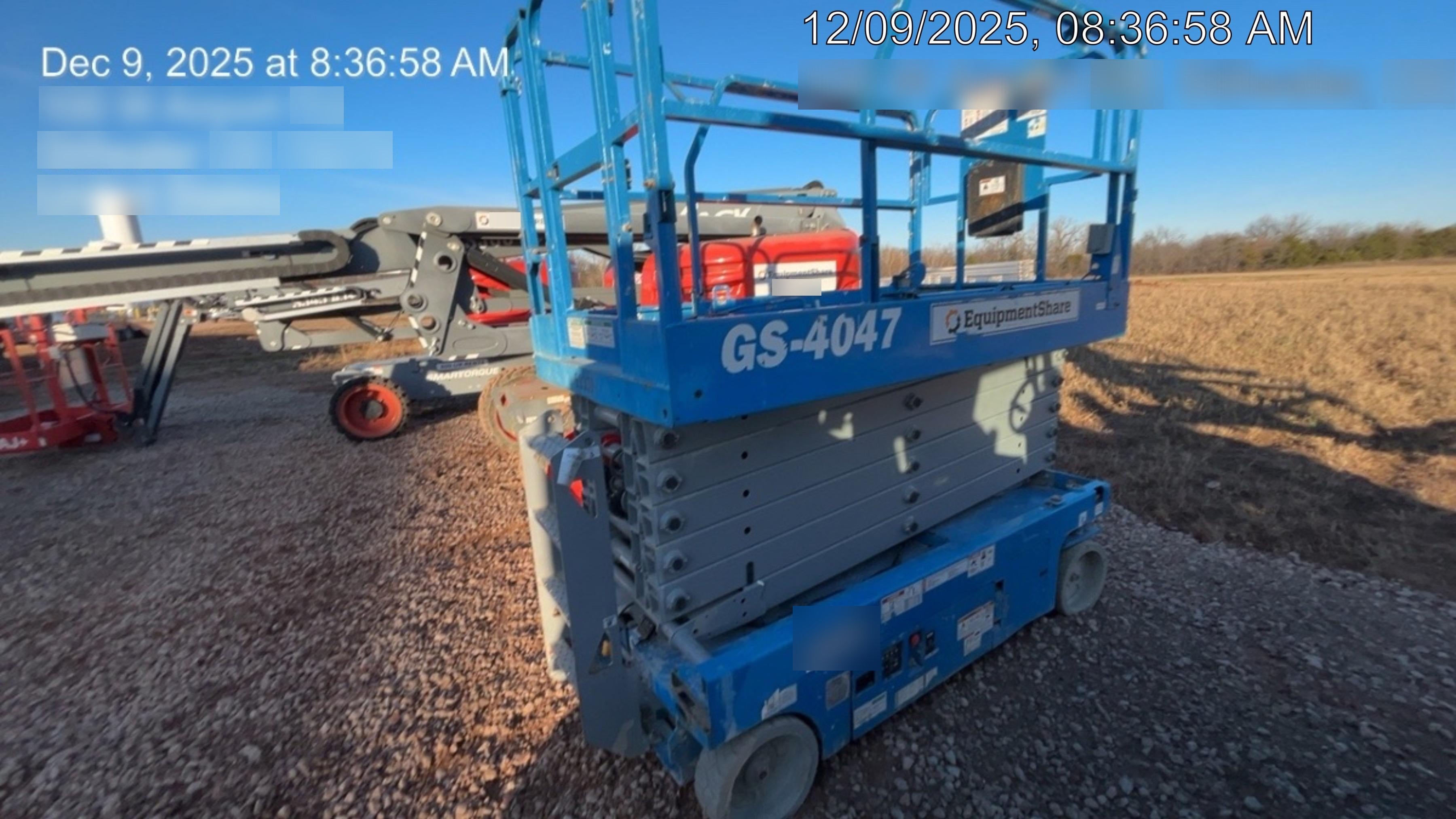 2019 Genie GS-4047 Folding rails with half height swing gate