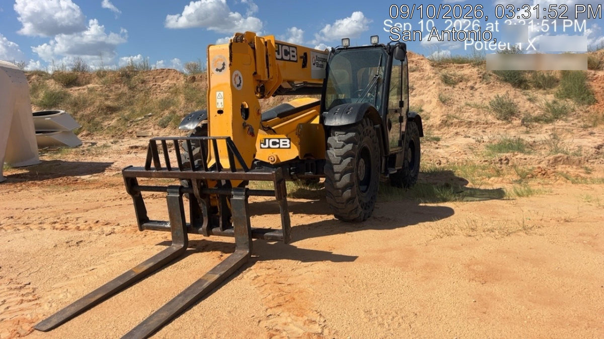 2019 JCB 509-42 JCB 509-42 Enclosed Cab, 74 HP, Solid Tires, Worklights, Beacon, Aux Hydraulics, Lifting Eye w/60" Carriage/60" Forks