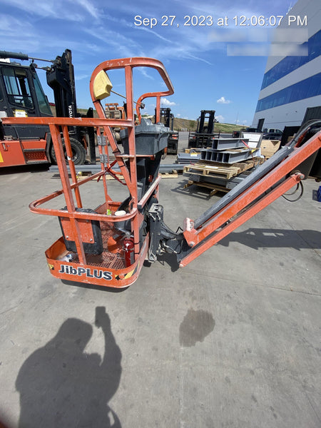 2022 JLG E300AJP