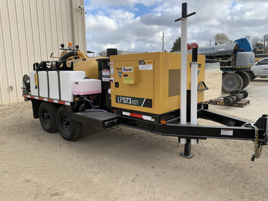 2022 Vac-Tron LP573XDT T4 Koehler Diesel Engine, 500 Gallon Debris Tank, x2 100 Gallon Water Tanks