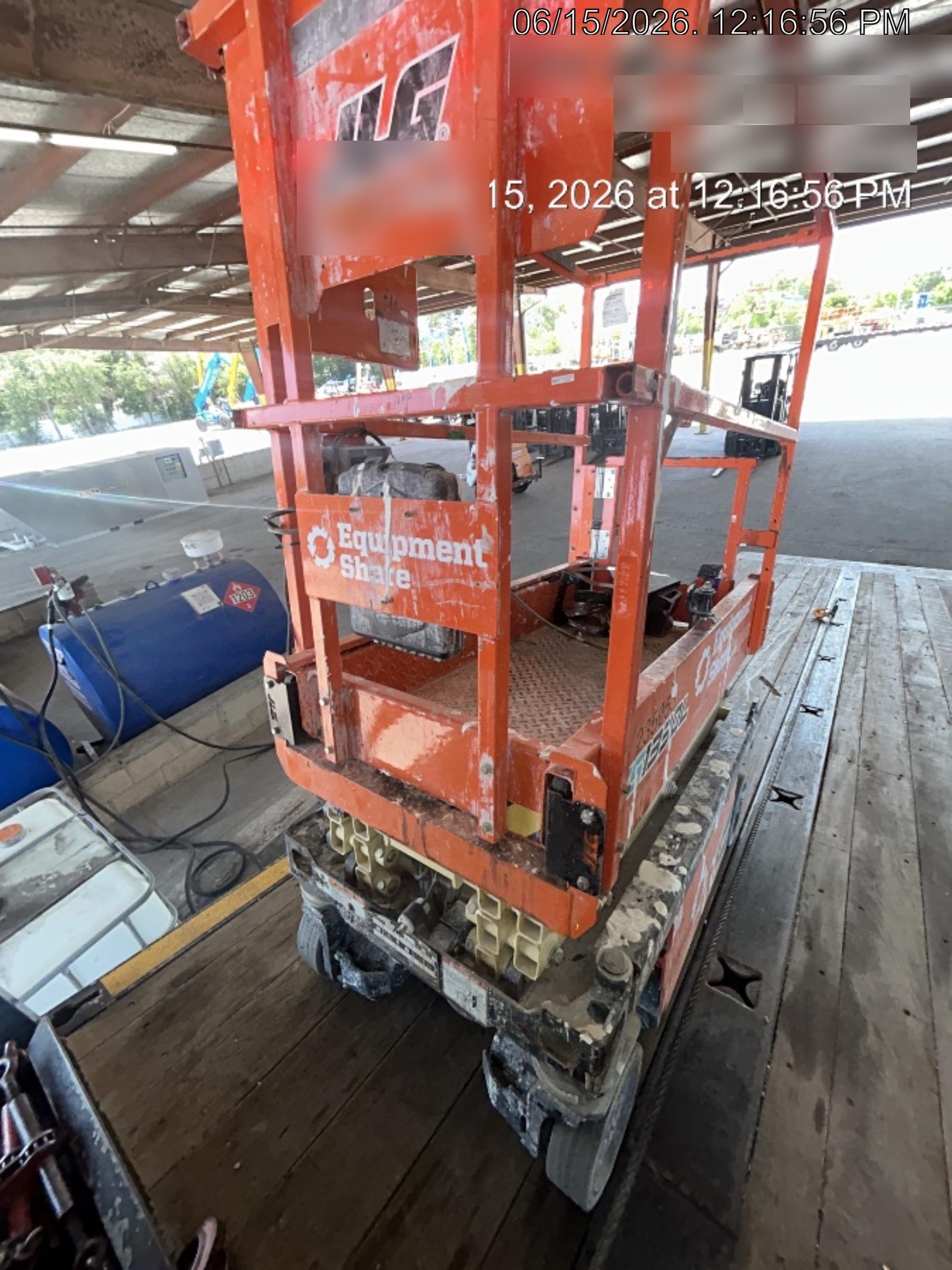 2022 JLG ES1330L