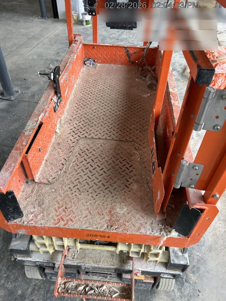 2022 JLG ES1330L