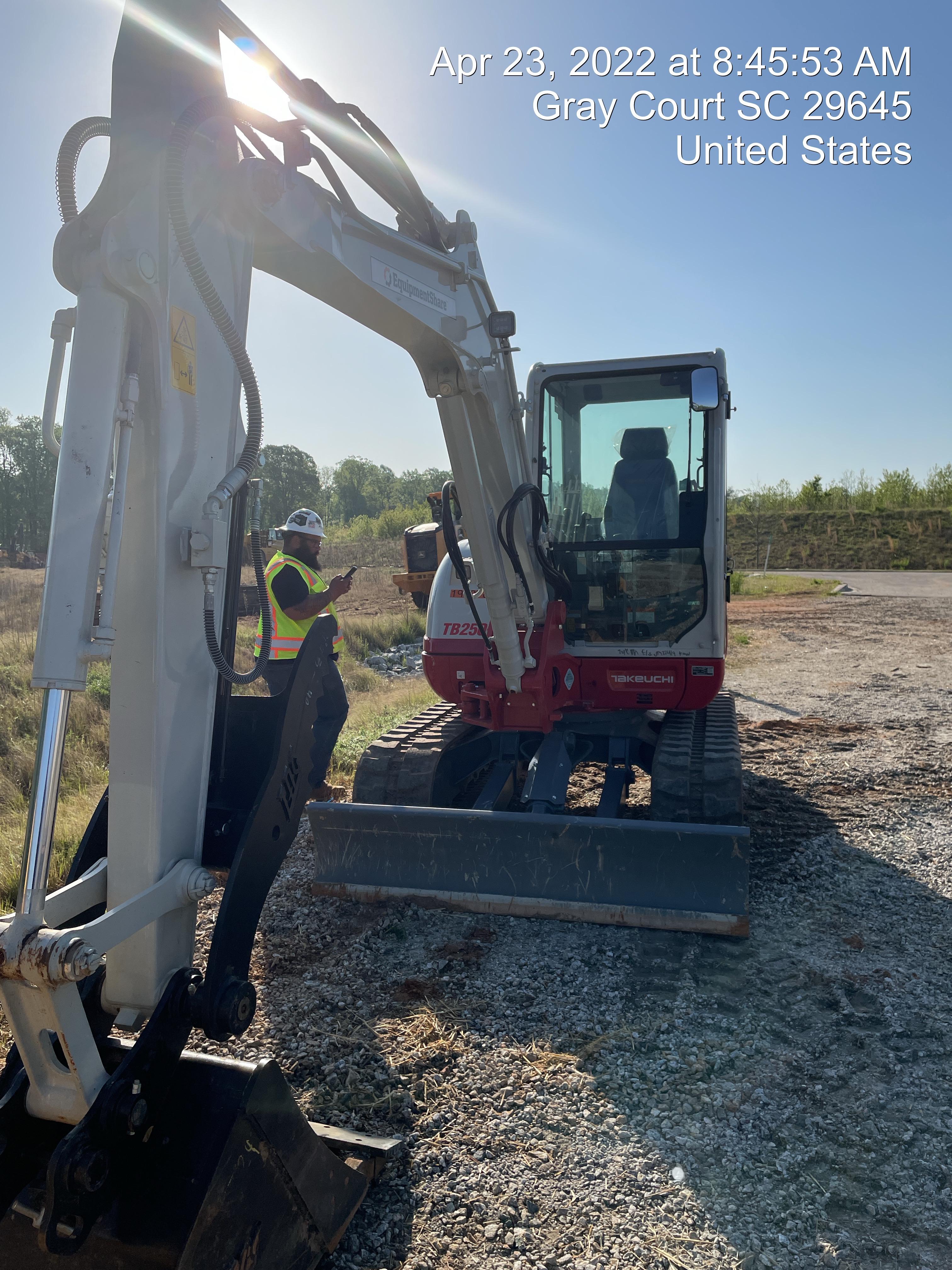 2021 TAKEUCHI TB250-2C