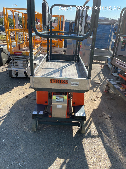 2021 JLG 1030P