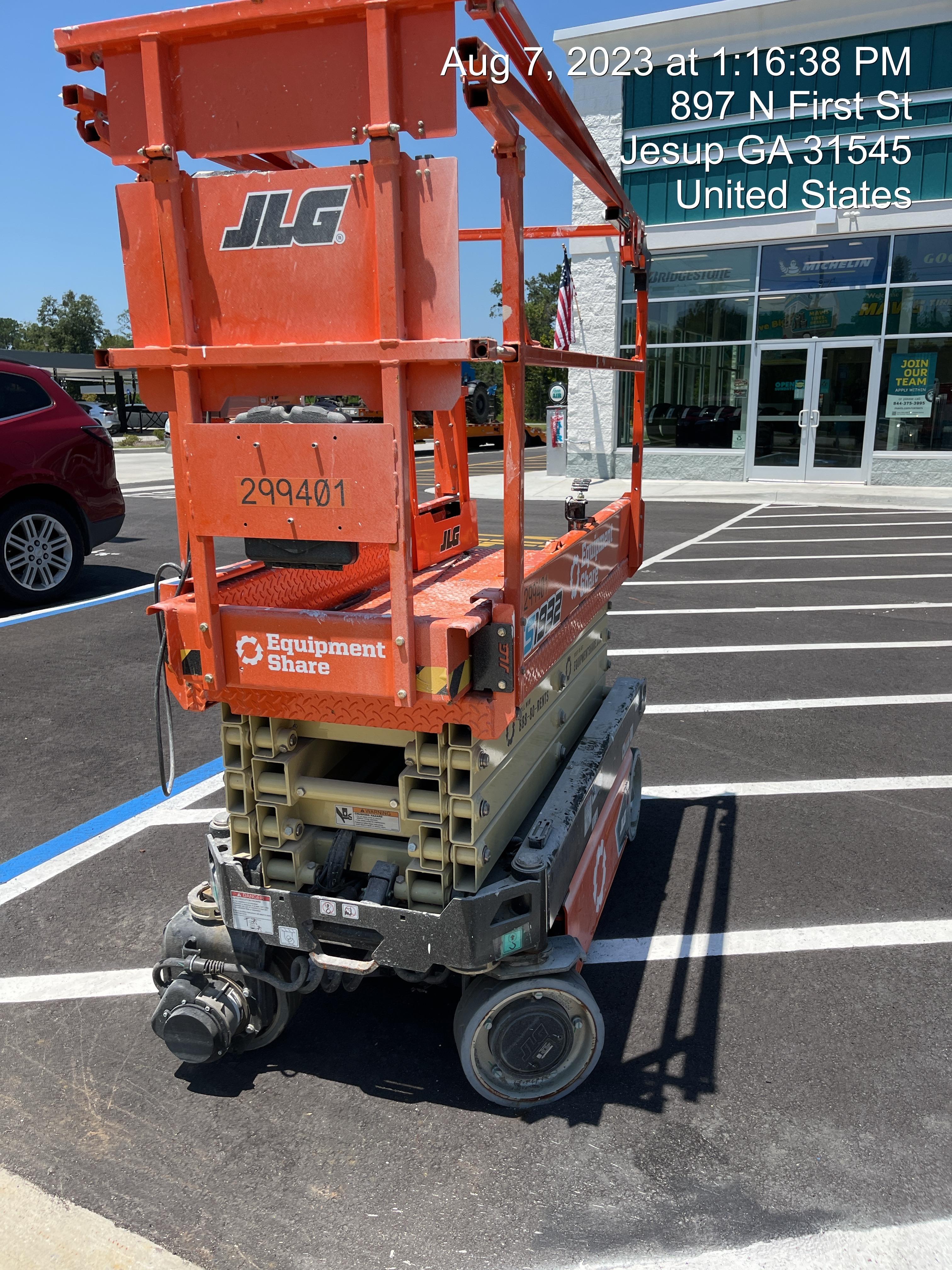 2023 JLG ES1932