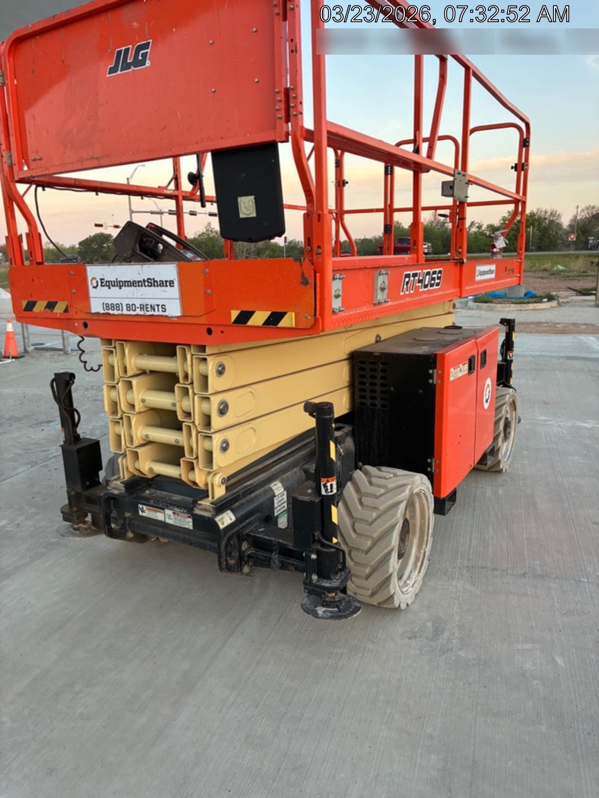 2022 JLG RT4069