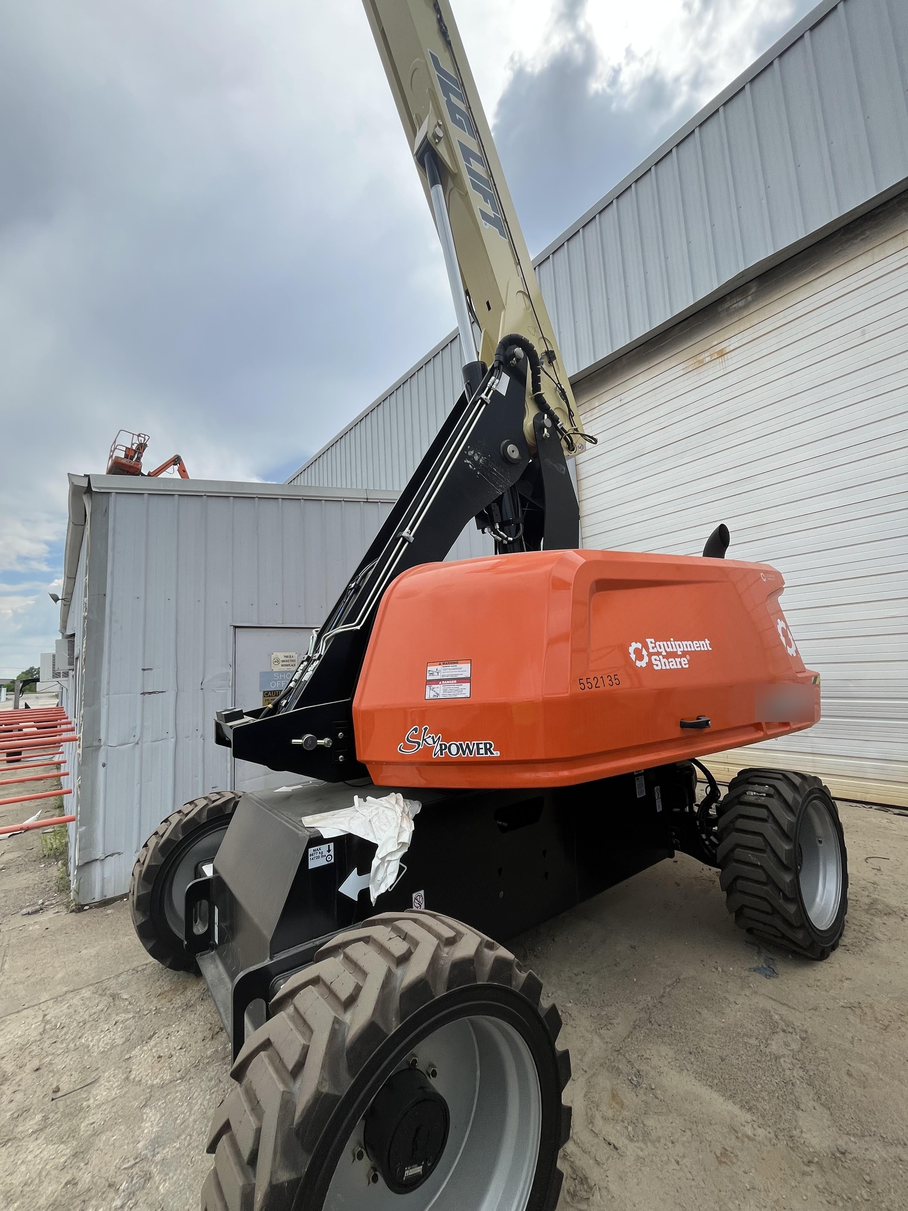 2025 JLG 660SJ