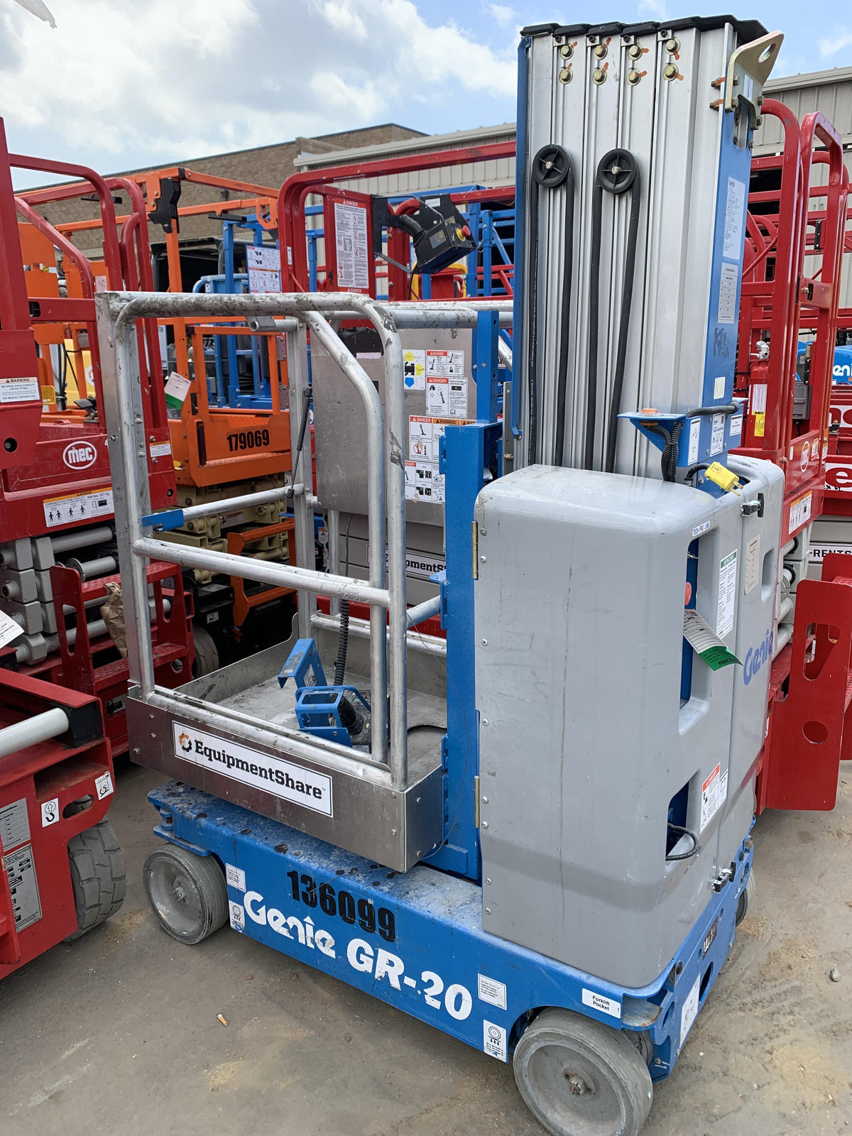 2021 GENIE GR-20