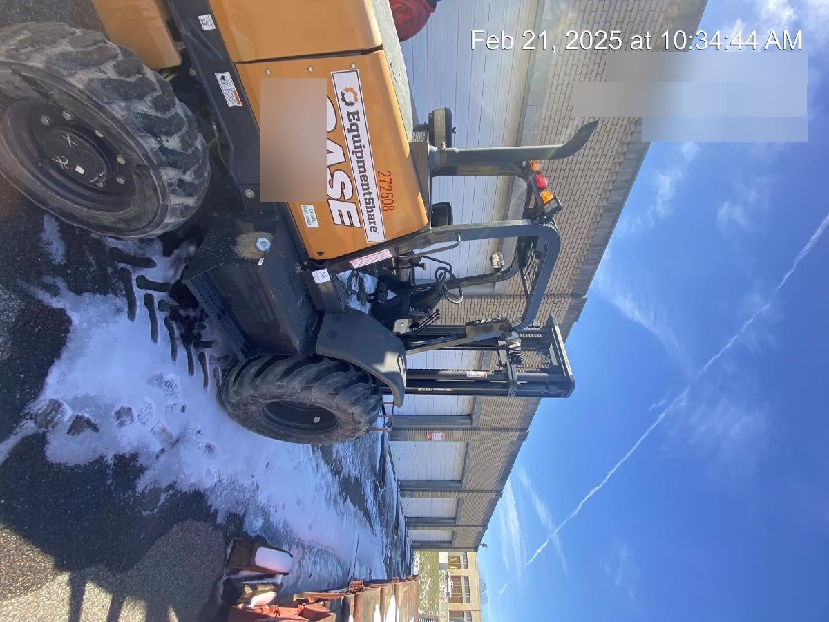 2023 CASE 588H