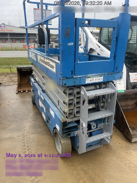2019 Genie GS-2632 Folding rails with half height swing gate