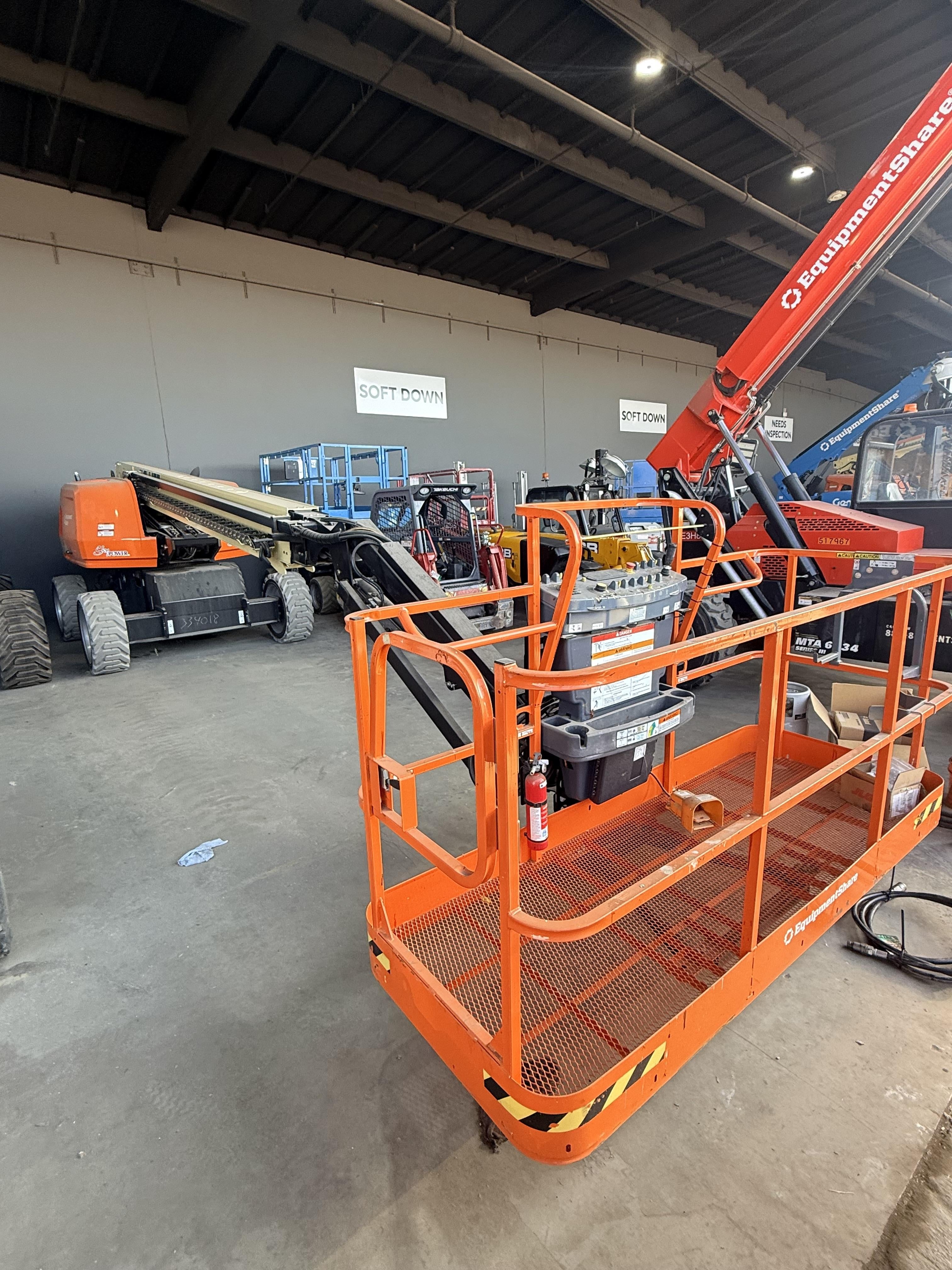 2025 JLG 660SJ