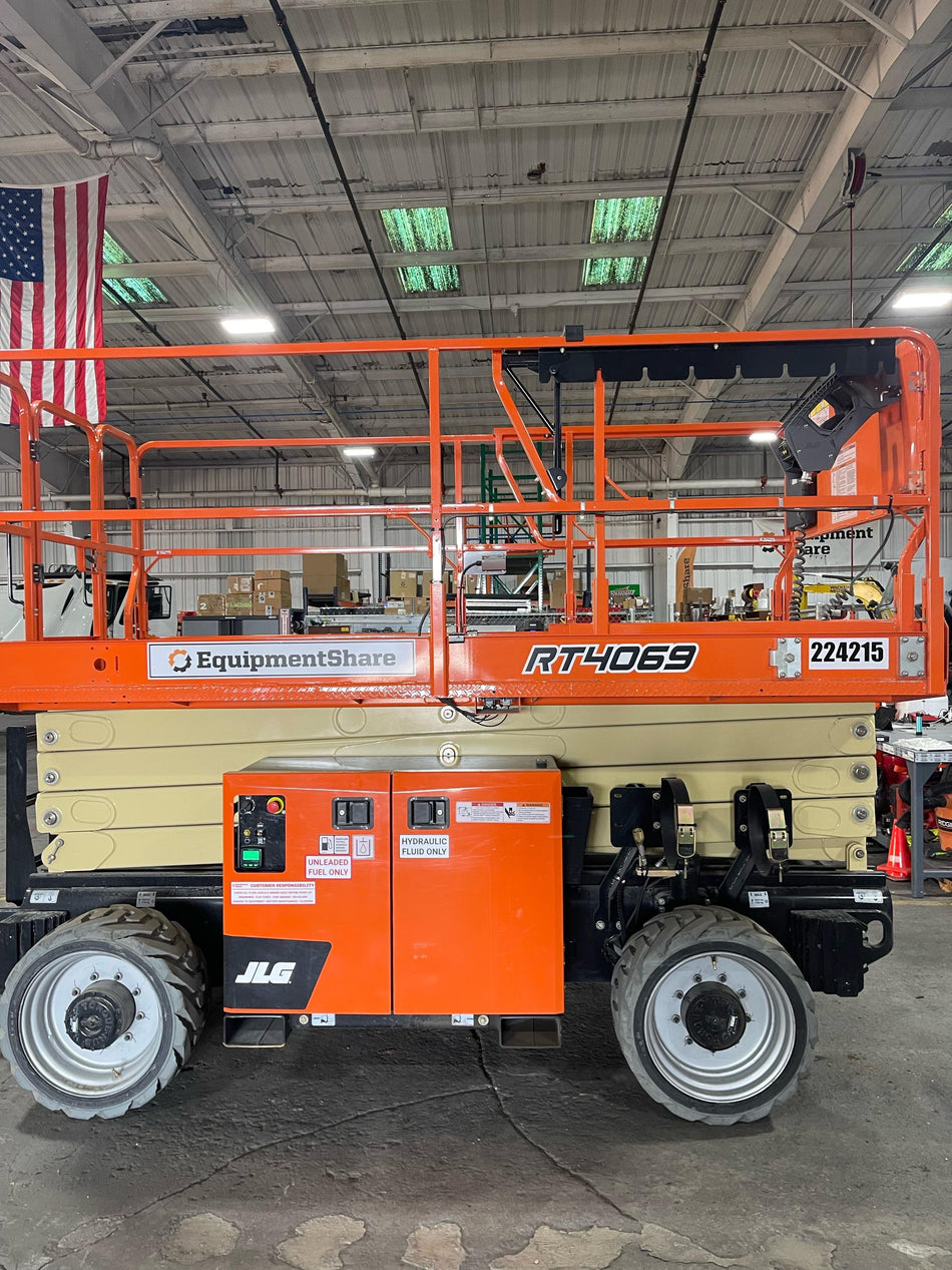 2022 JLG RT4069