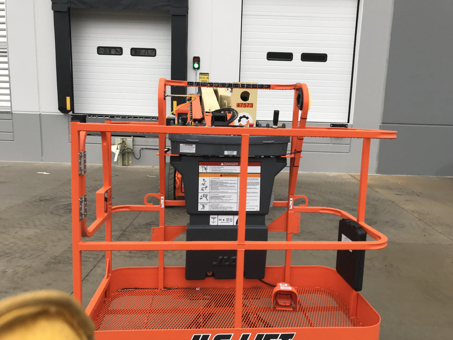 2019 JLG E450AJ