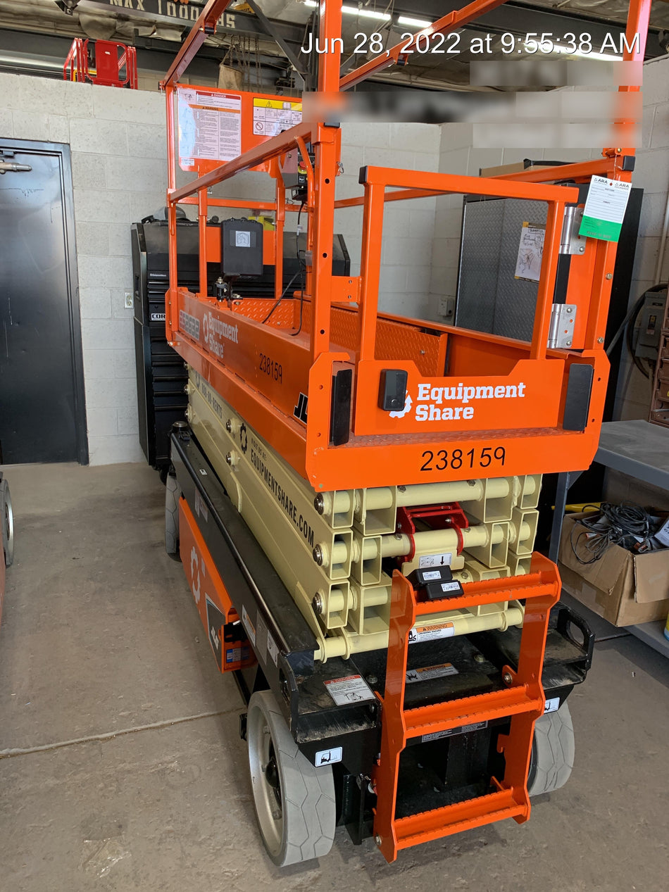 2022 JLG ES2632