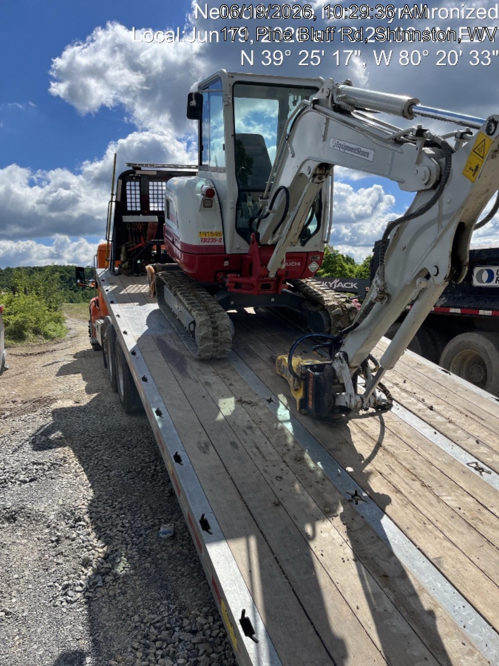 2021 TAKEUCHI TB235-2CR