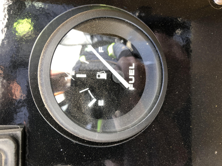 2020 Vac-Tron LP573XDT Tier 4 Kohler Diesel Engine, 500 Gallon Debris Tank w/ Hydraulic Tilt, two (2) 100 Gallon Water Tanks, Low Profile Torsion Axles (12,000 GVWR),