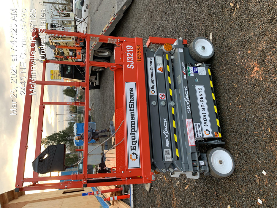 2020 Skyjack SJIII-3219 Solid NM Tires, Half height spring hinged entry gate, Dual Beacons, 800W Inverter