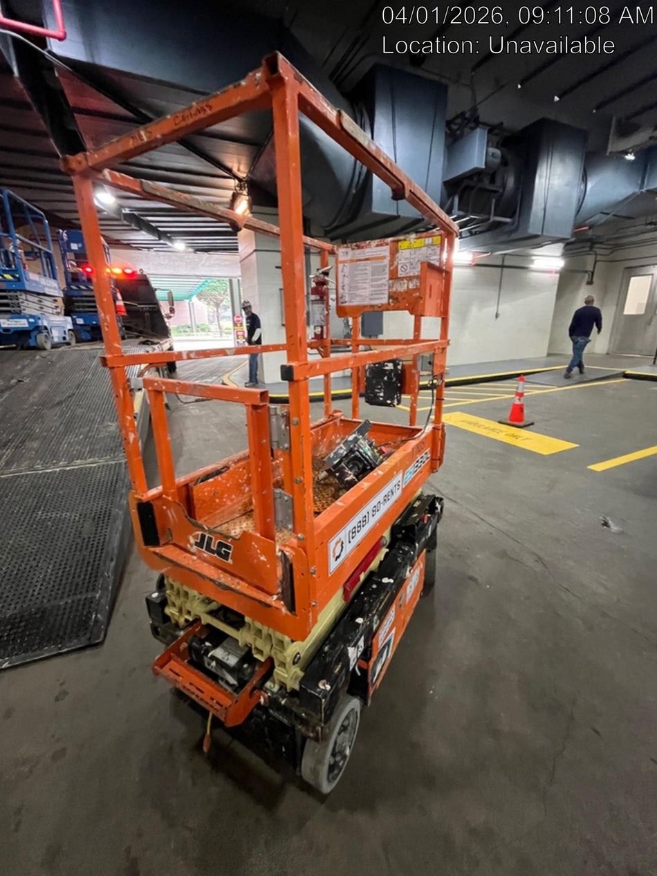 2021 JLG ES1330L