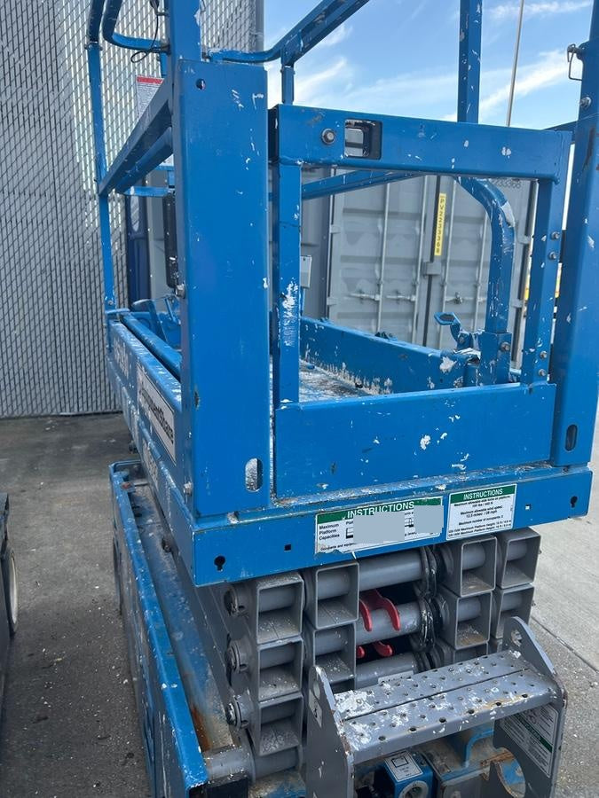 2020 Genie GS-1930 Solid Non Marking Tires, Beacon, Folding rails with half height swing gate, 800W Inverter