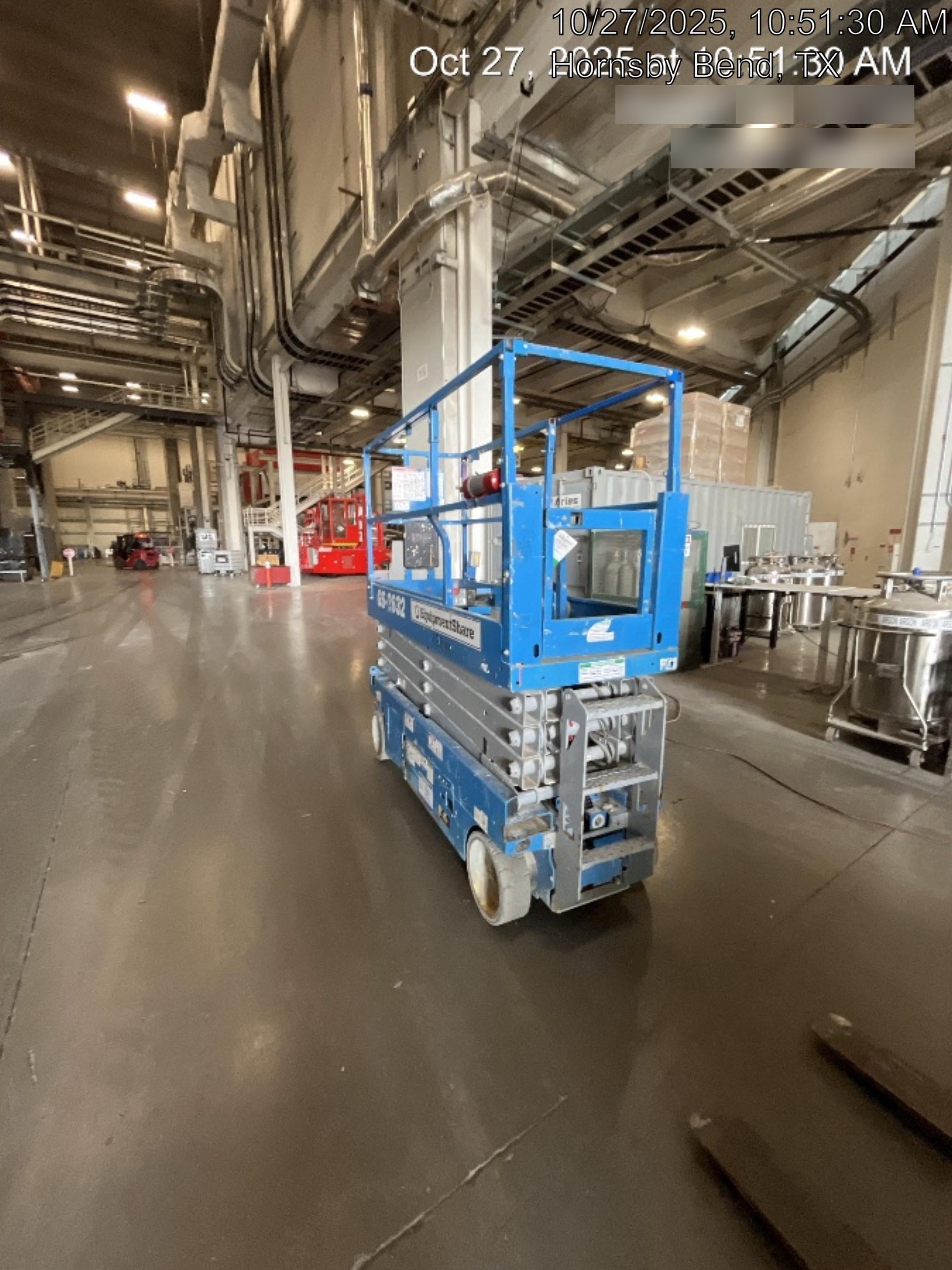 2019 Genie GS-2632 Folding rails with half height swing gate