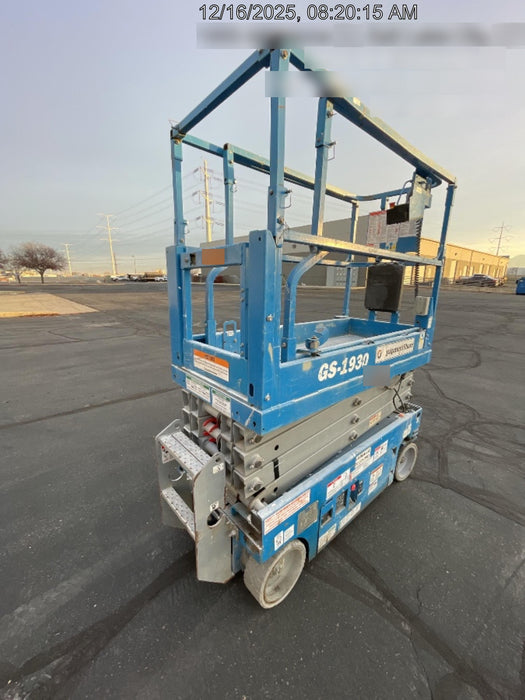 2020 Genie GS-1930 Solid Non Marking Tires, Beacon, Folding rails with half height swing gate