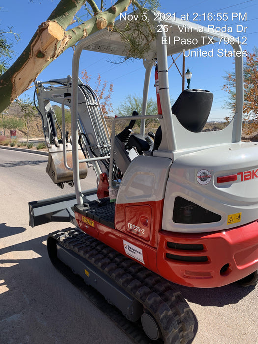 2021 TAKEUCHI TB235-2R