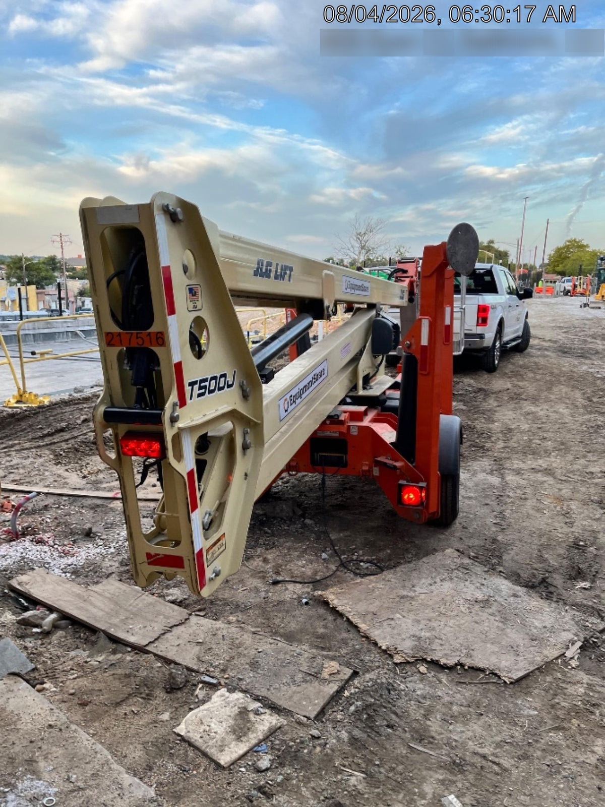 2022 JLG T500J