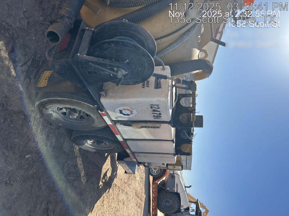 2021 Vac-Tron LP573XDT 500 Gallon Debris Tank w/ Hydraulic Tilt, two (2) 100 Gallon Water Tanks, Low Profile Torsion Axles (12,000 GVWR)