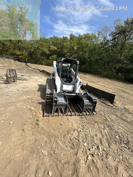 2015 CASE Grapple Bucket Skid Steer - Case