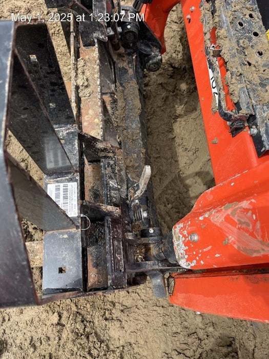 2022 TAKEUCHI 48" Pallet Forks - Takeuchi